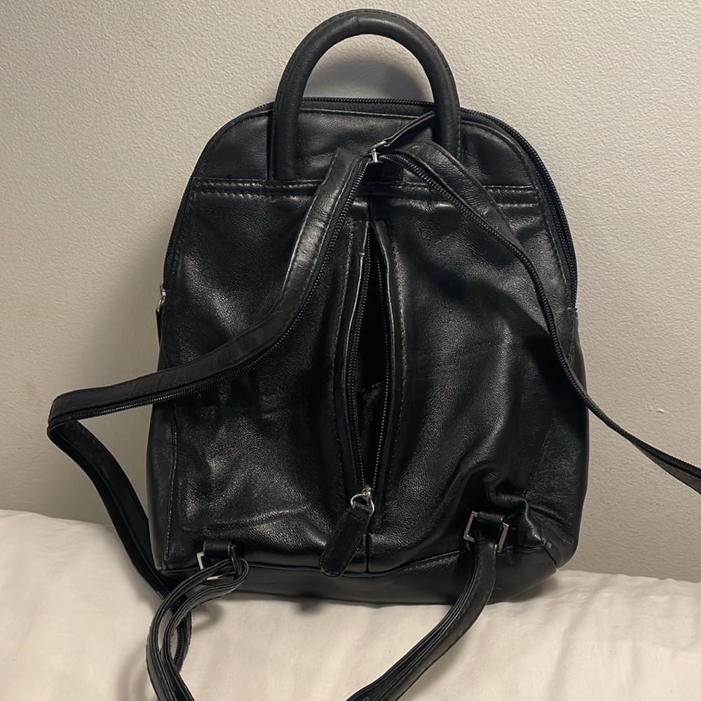 Wilsons Leather Convertible Backpack - Picture 4 of 8